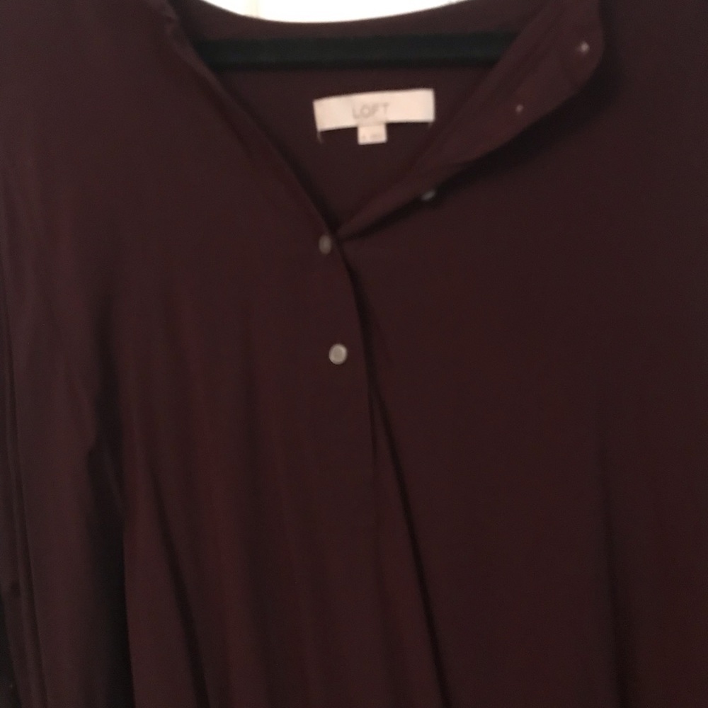 Sale! 🎈LOFT Burgundy Top - Picture 4 of 4